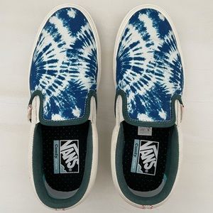 tie dye slip on comfycush vans